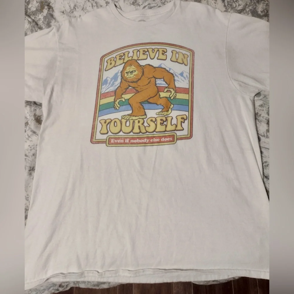 JK* White Bigfoot Believe in Yourself Even if Nobody Else Does Shirt Sleeve T-Sh - Picture 5 of 6